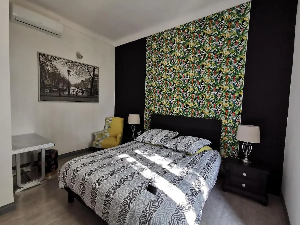 La Maison D Alys Cabannes Apartamento